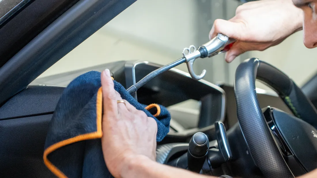 Detailing auto Luccicar
